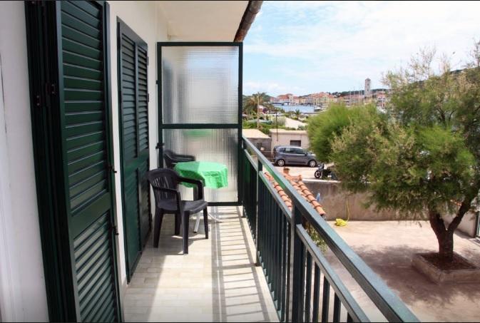 Waterfront Apartments Тисно Екстериор снимка