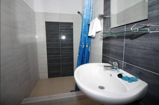 Waterfront Apartments Тисно Екстериор снимка