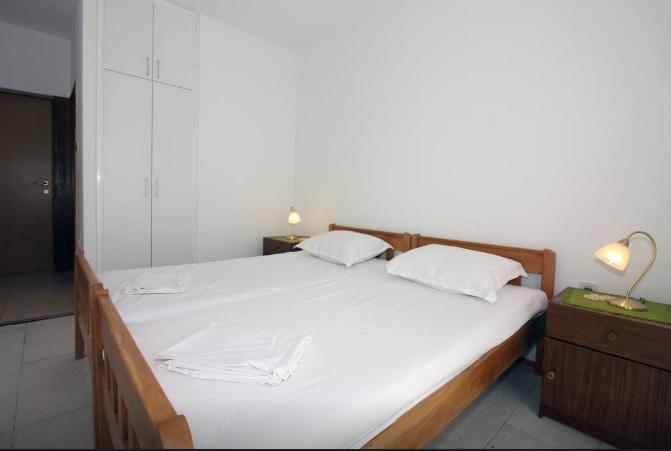 Waterfront Apartments Тисно Екстериор снимка
