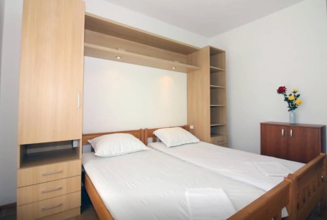 Waterfront Apartments Тисно Екстериор снимка
