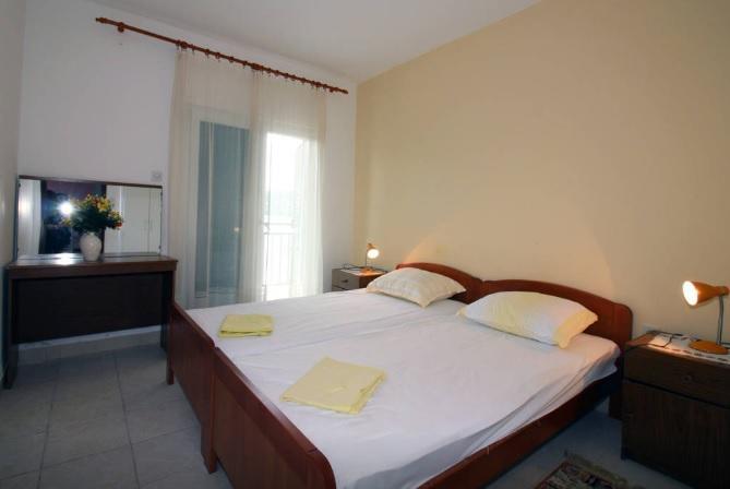 Waterfront Apartments Тисно Екстериор снимка