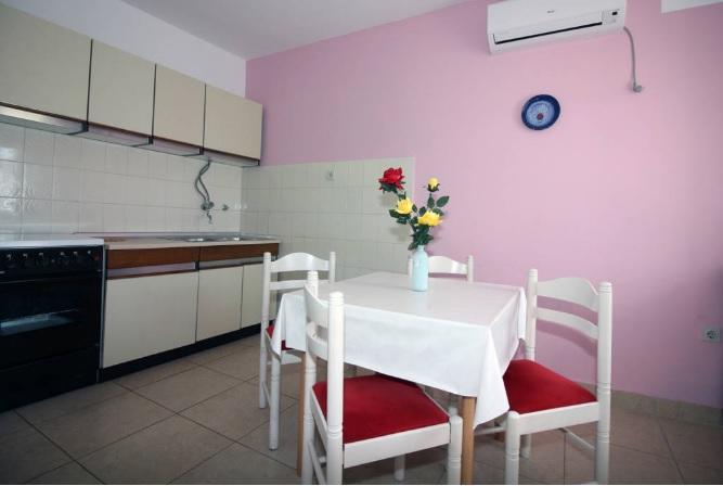 Waterfront Apartments Тисно Екстериор снимка