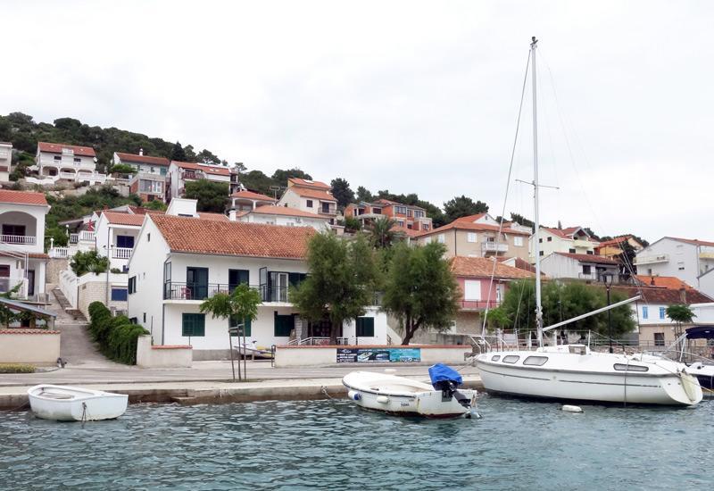 Waterfront Apartments Тисно Екстериор снимка